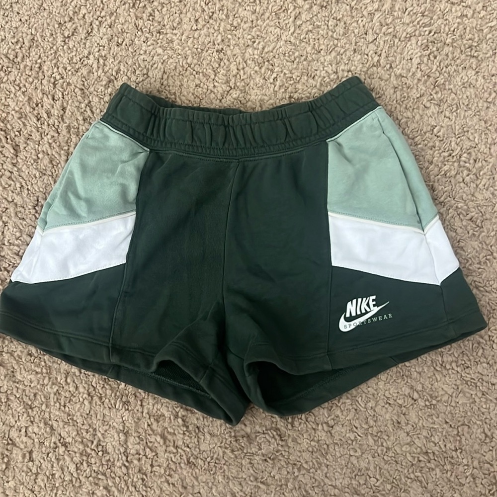 Nike Women’s Colorblocked Pull-On Shorts
